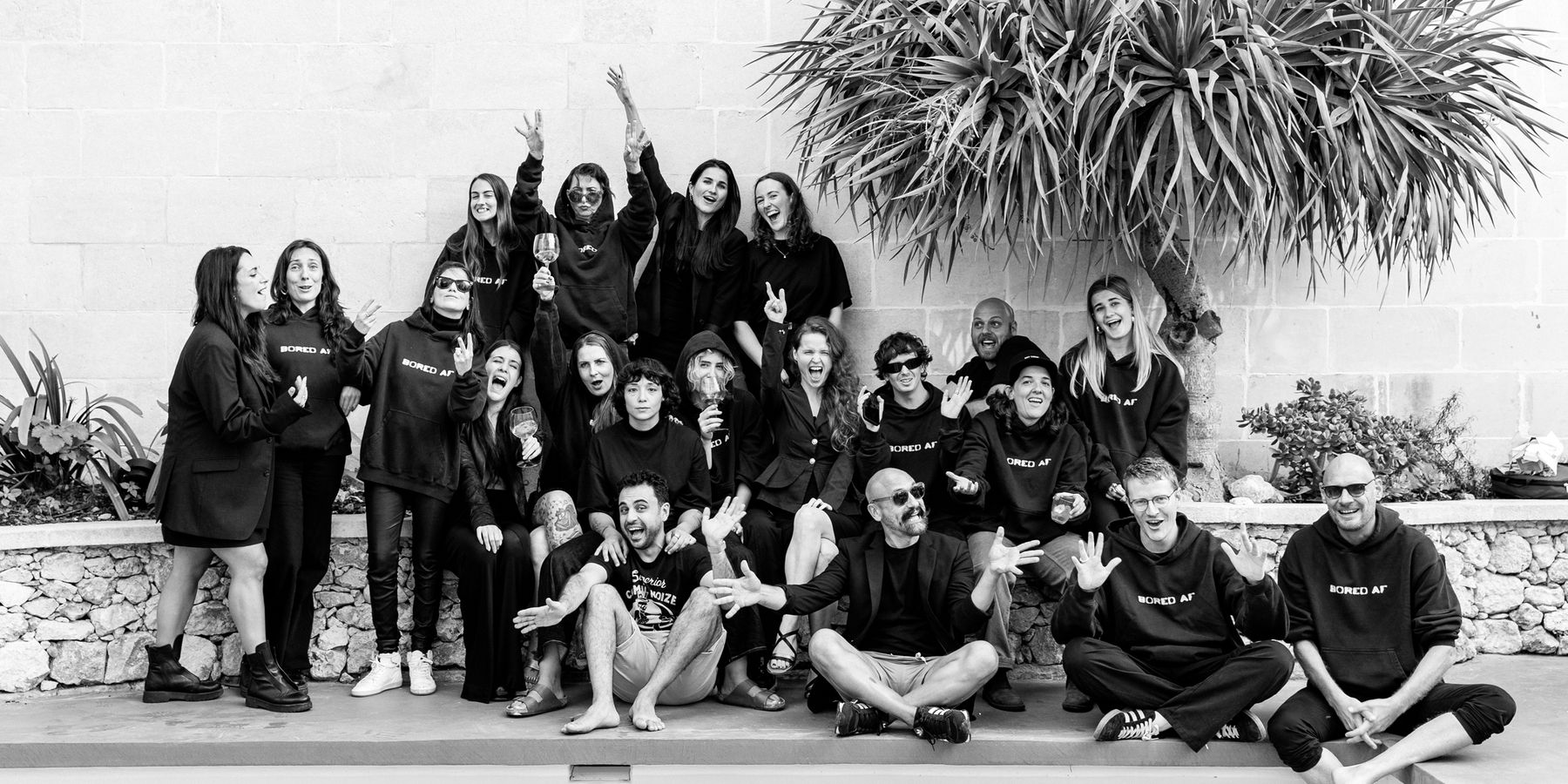 The whole Von Peach team, twenty one people, together outdoors